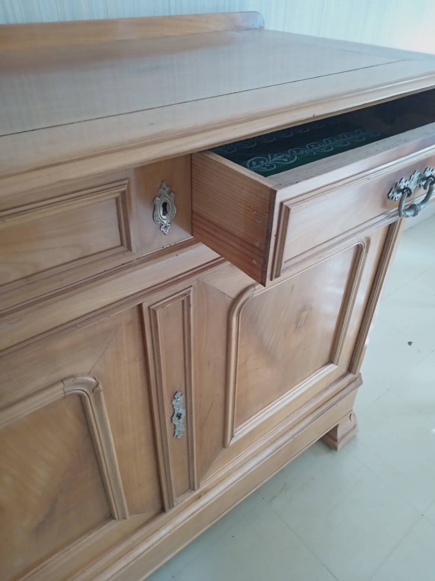 Buffet en merisier