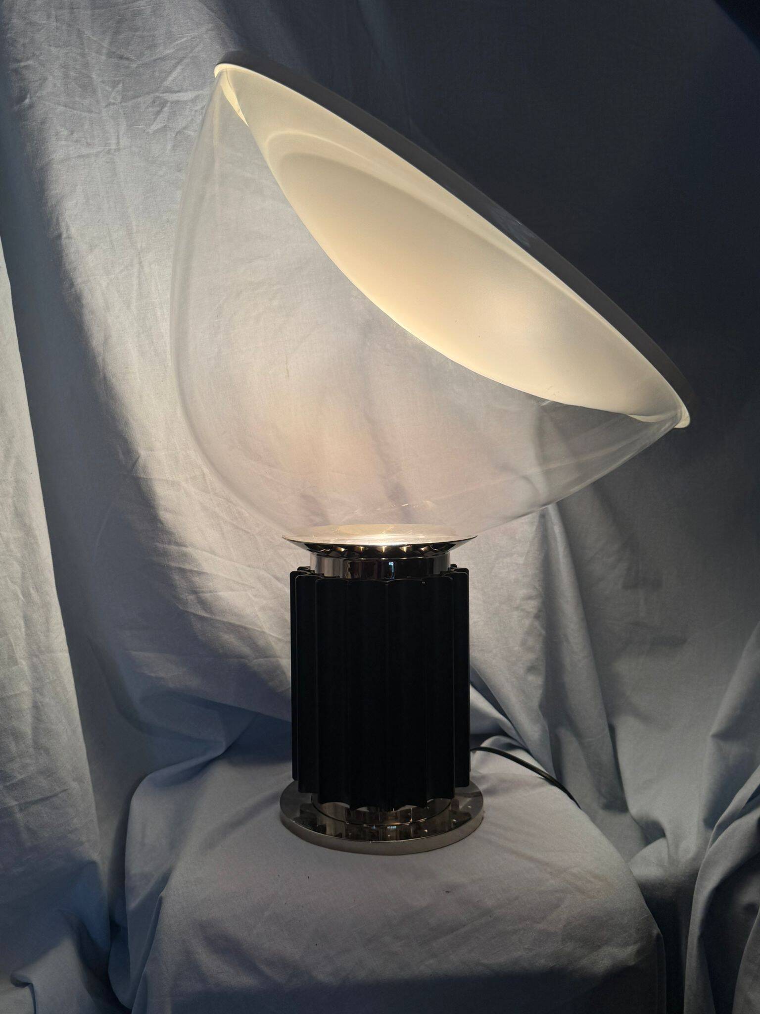 Lampe taccia - flos | design achille & pier giacomo castiglioni