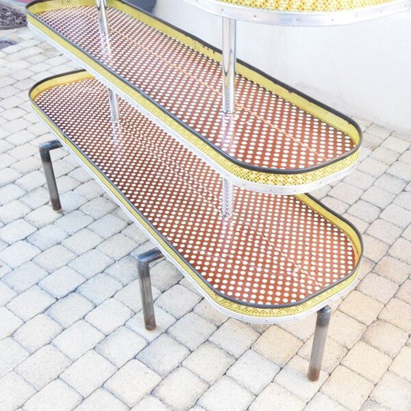 Desserte Ou Gondole De Magasin