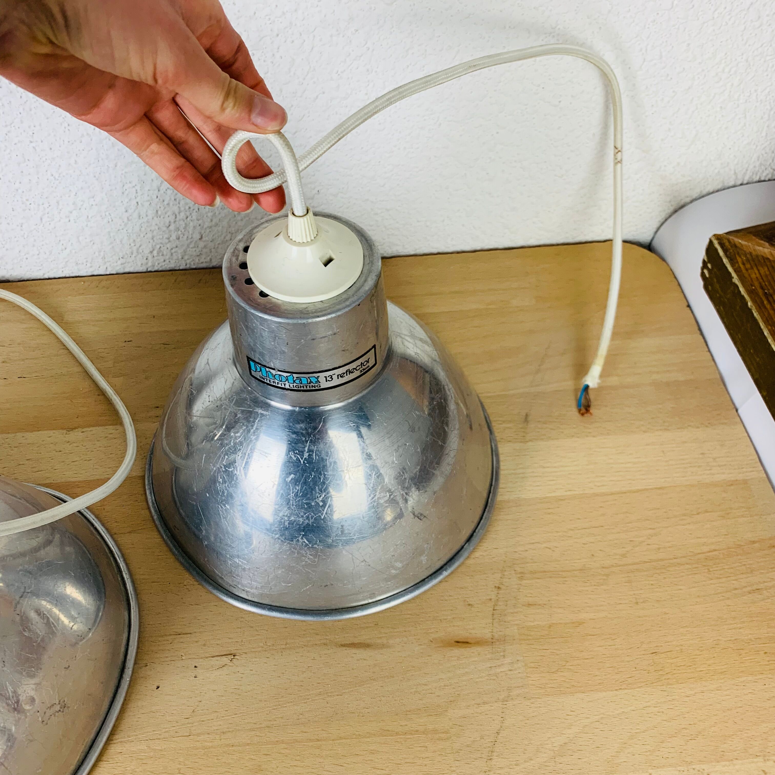 3 industrial metal suspensions Photax