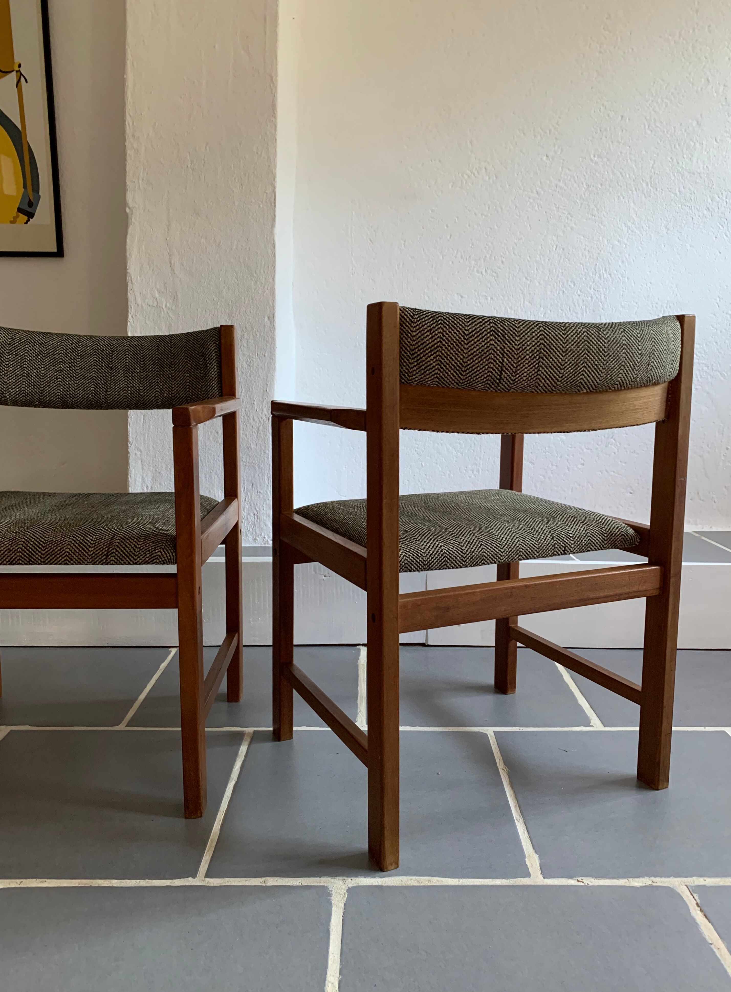 Set 6 chairs and 2 vintage Scandinavian teak and tweed chairs