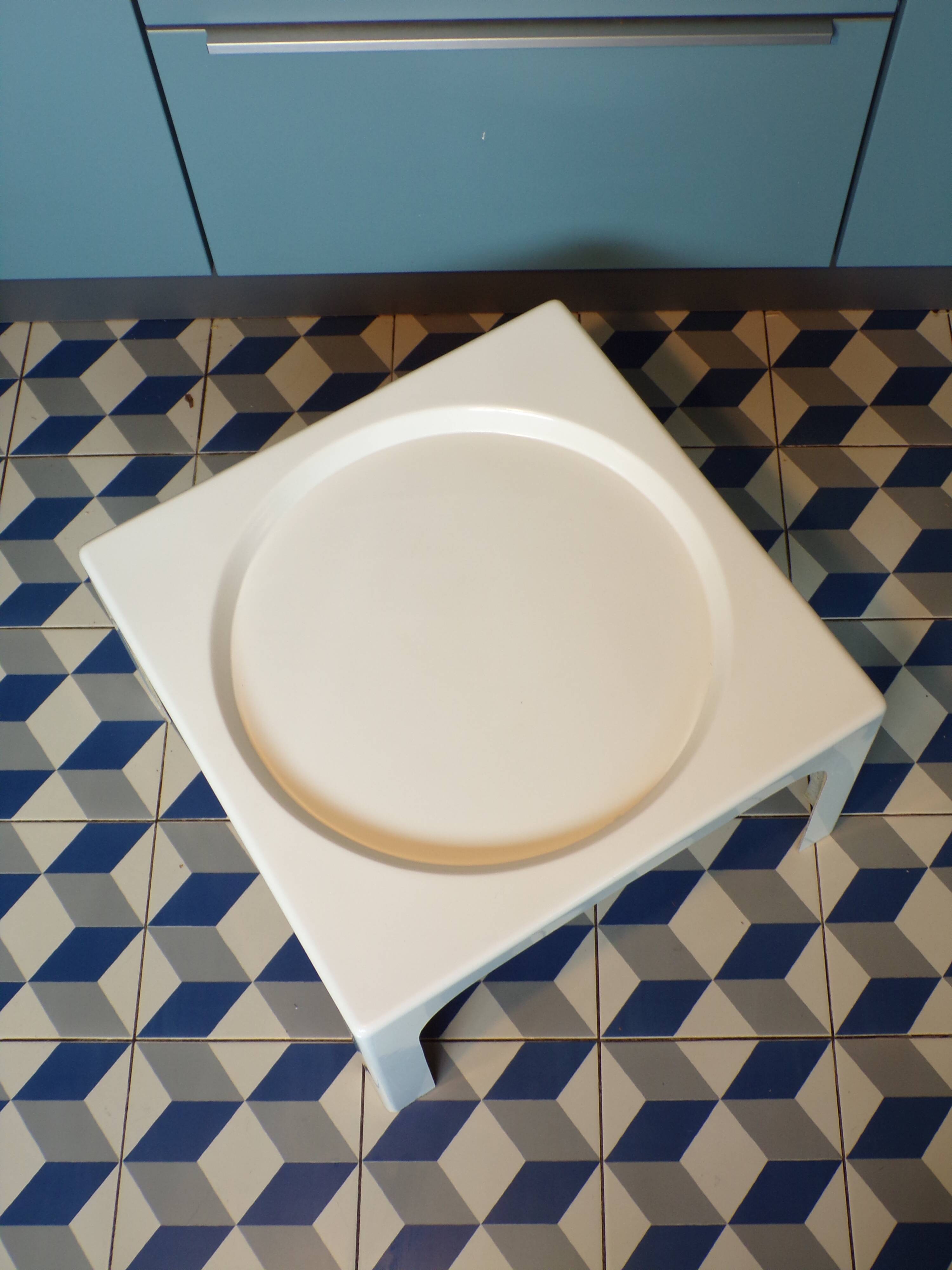 Ozoo Style Fiberglass Coffee Table