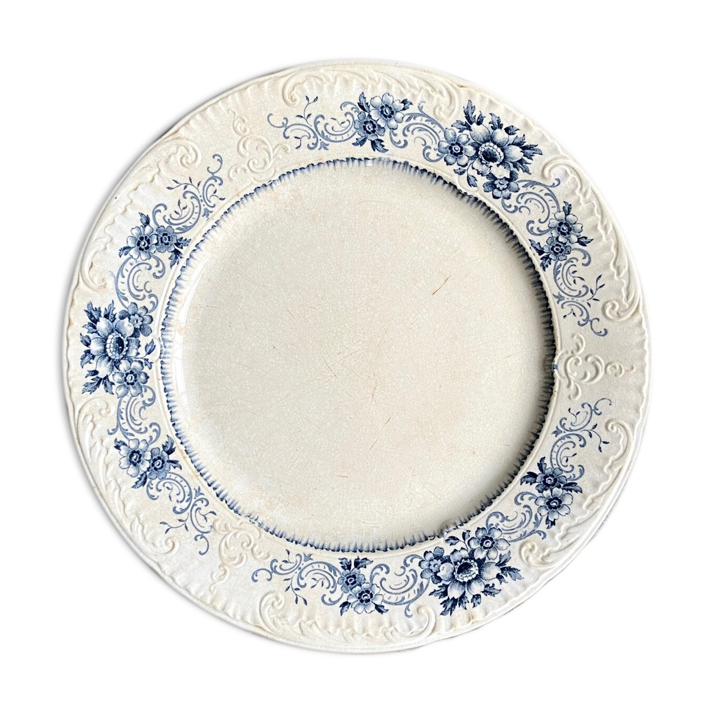Sarreguemines round dish in white and blue iron earth, “Aïda” service
