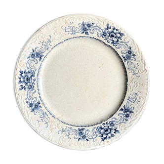 Plat rond Sarreguemines en terre de fer blanche et bleue, service "Aïda"