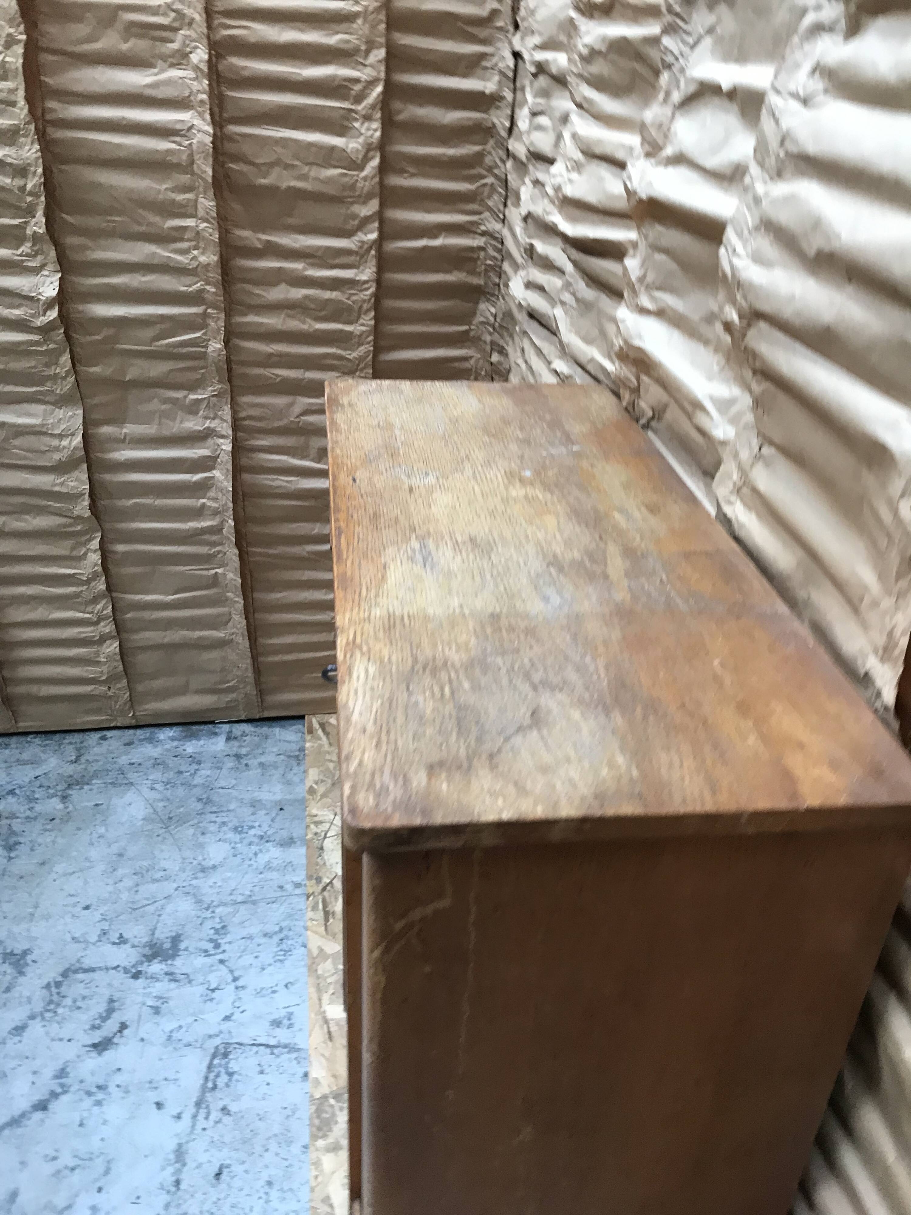 Curtain filing cabinet