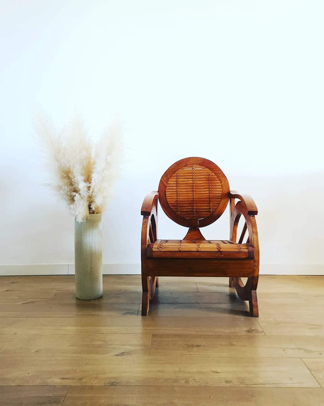 Colonial armchair in wood and bamboo