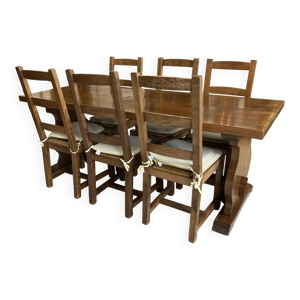 Table en bois massif - chaises