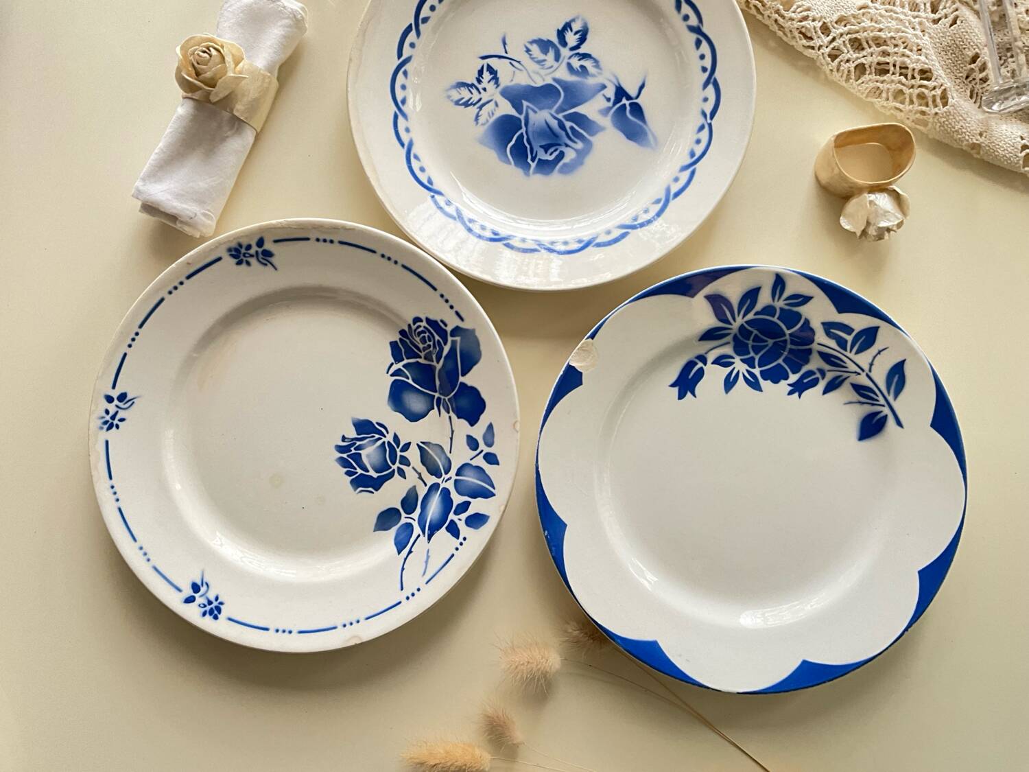 Mix and match 3 flat plates from Digoin.