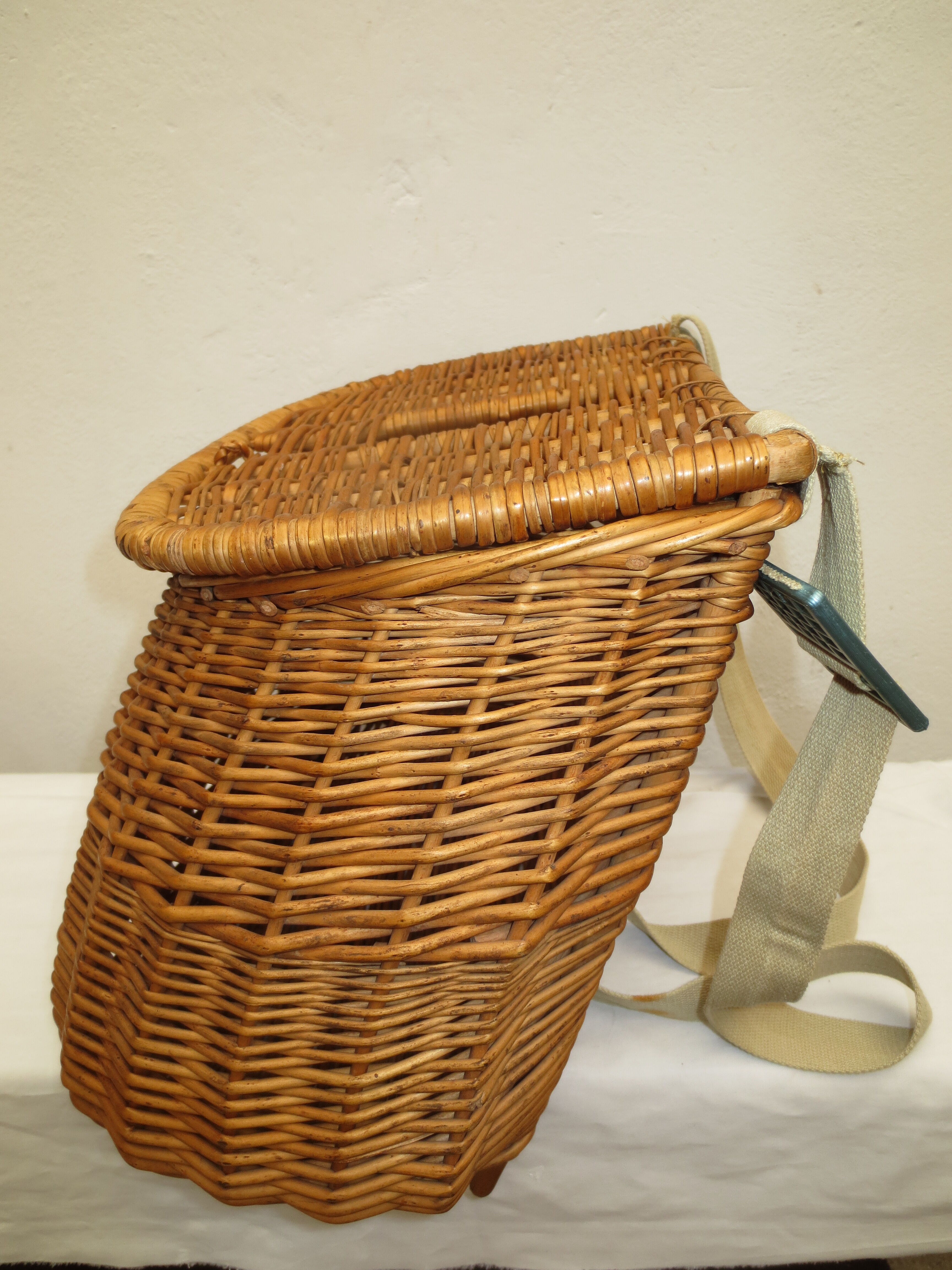 Former fisherman vintage wicker basket