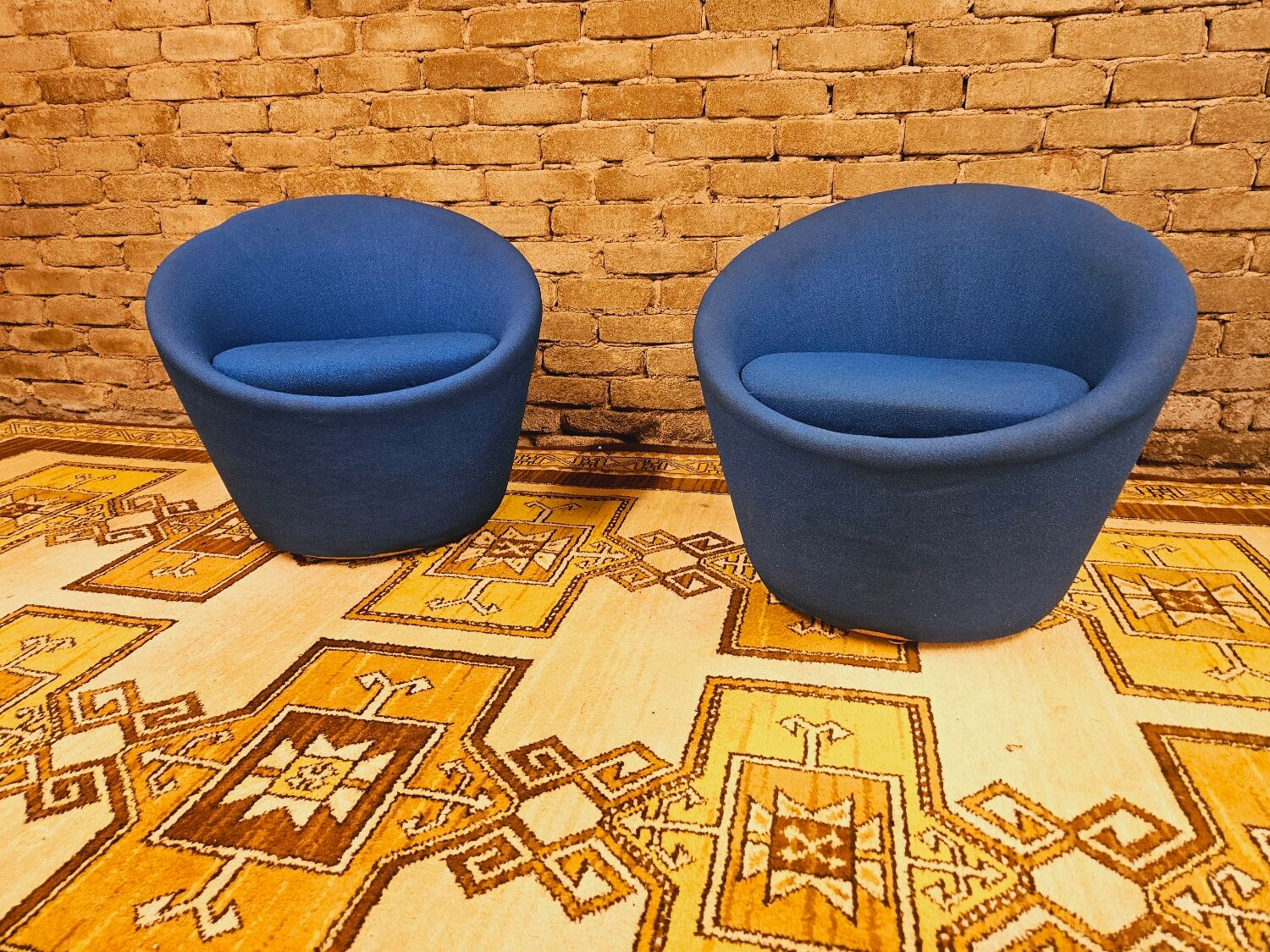 Pair of vintage 70s armchairs