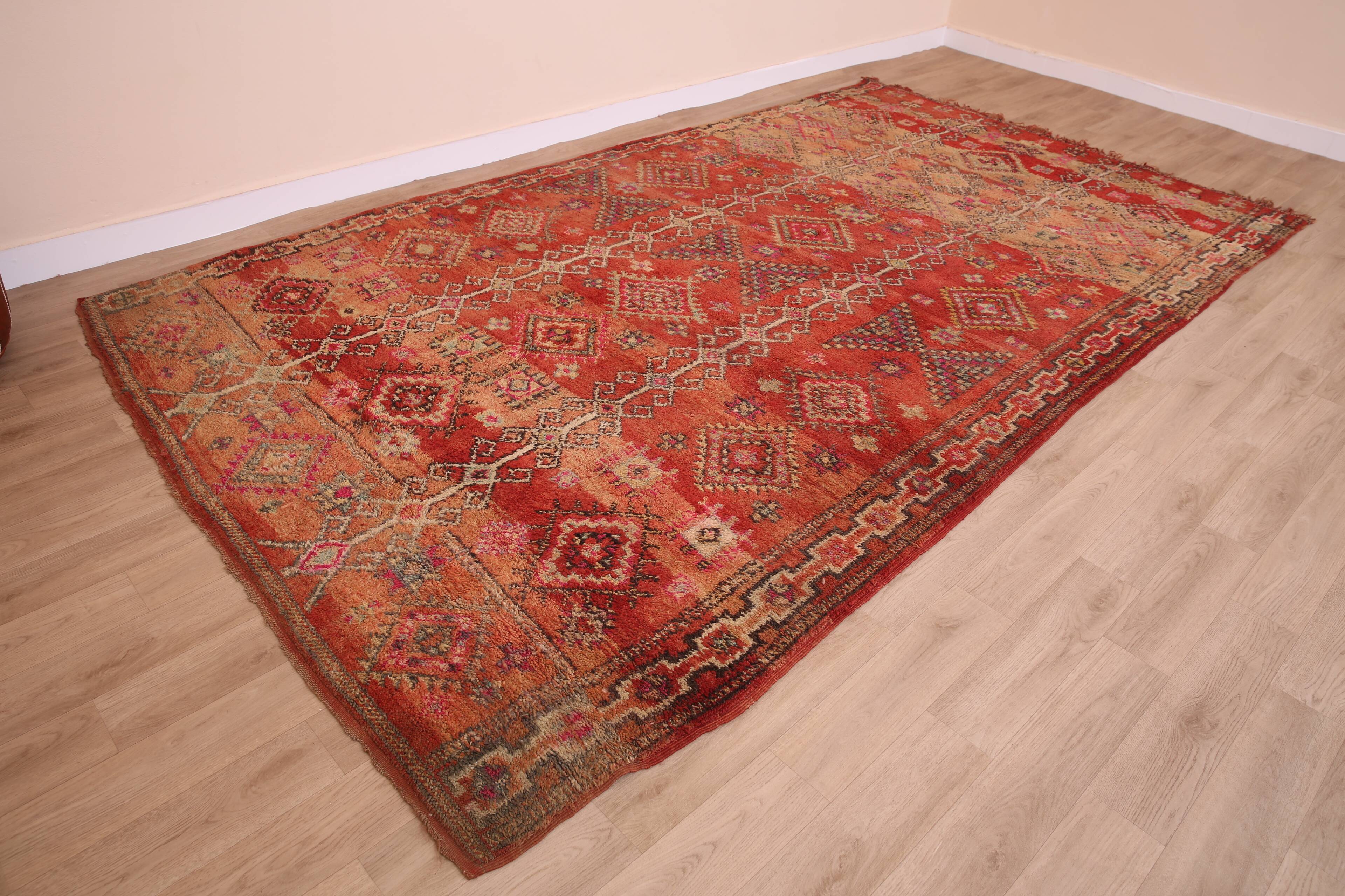 Vintage Moroccan Wool Rug 196 x 350 cm, Berber Handmade Bohemian Rug Unique