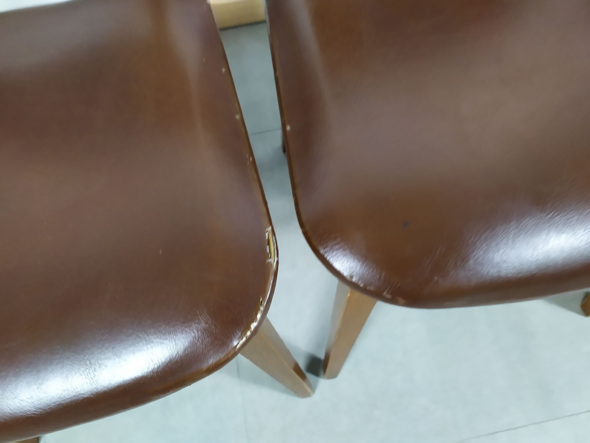 Suite de 6 chaise bois skaï marron brus vintage année 50 - 60