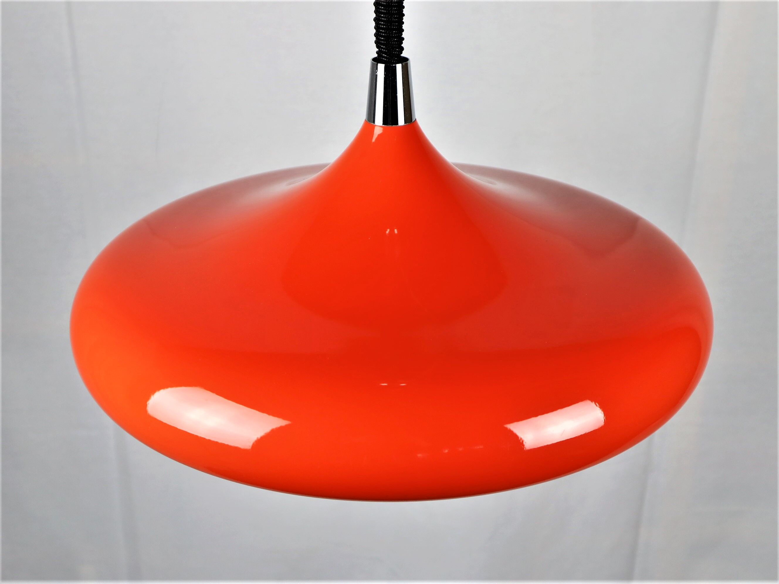 Suspension Space Age Orange 1960
