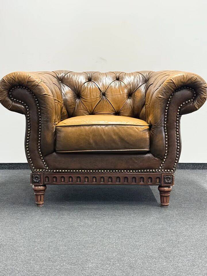 Brown Leather Vintage Chesterfield armchair