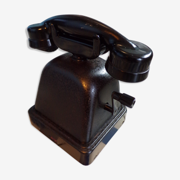 1930 metal crank telephone