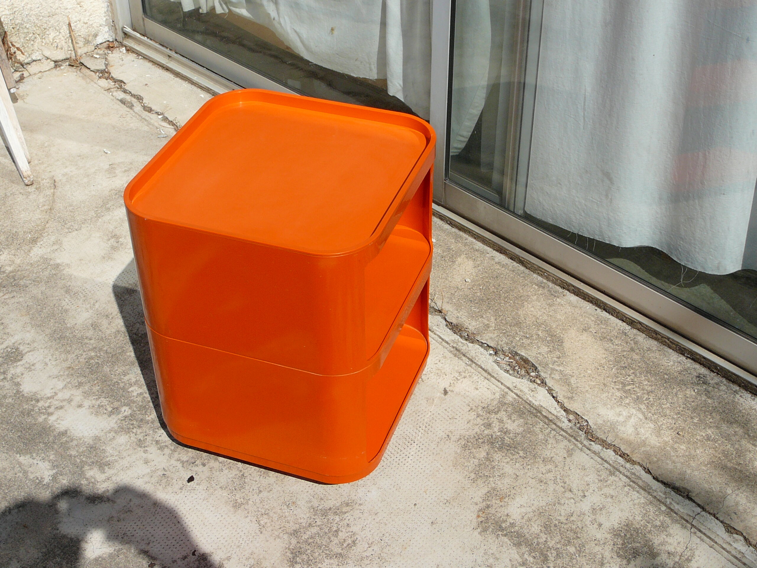 Anna Castelli rolling side table for Kartell