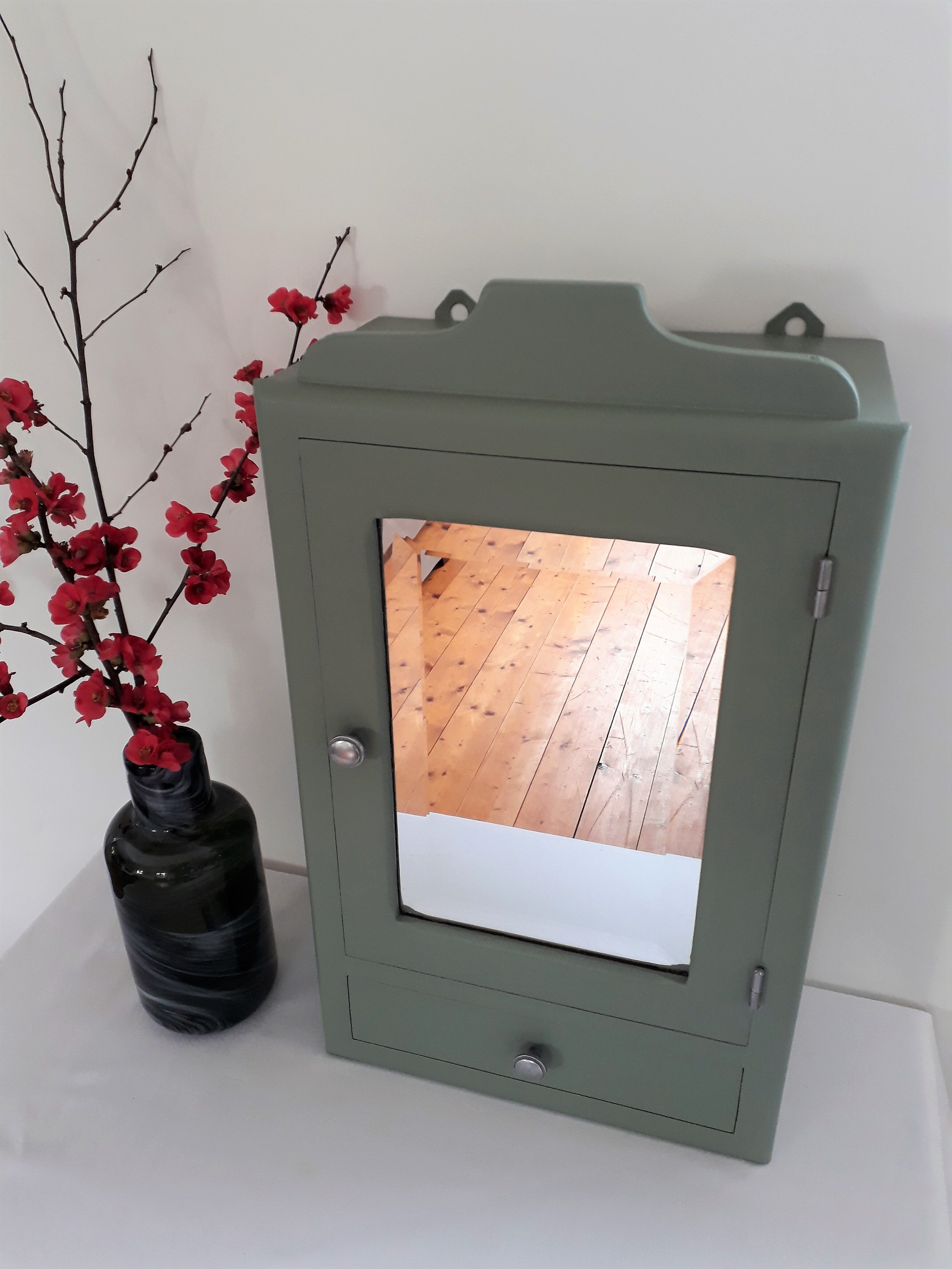 Medicine cabinet wall vintage 50's revisited Green