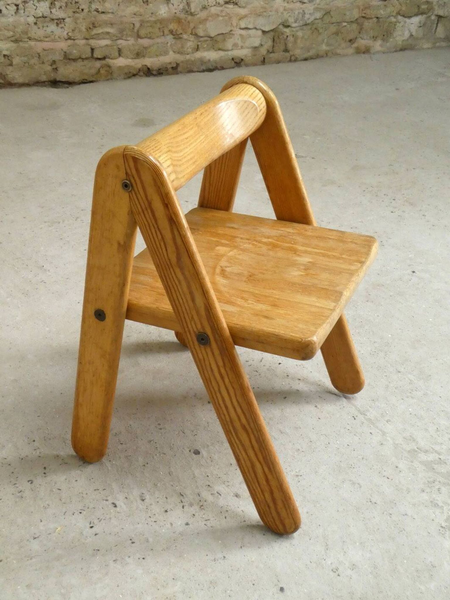 Pierre Grosjean's pine children's chair, Belgium, 1970