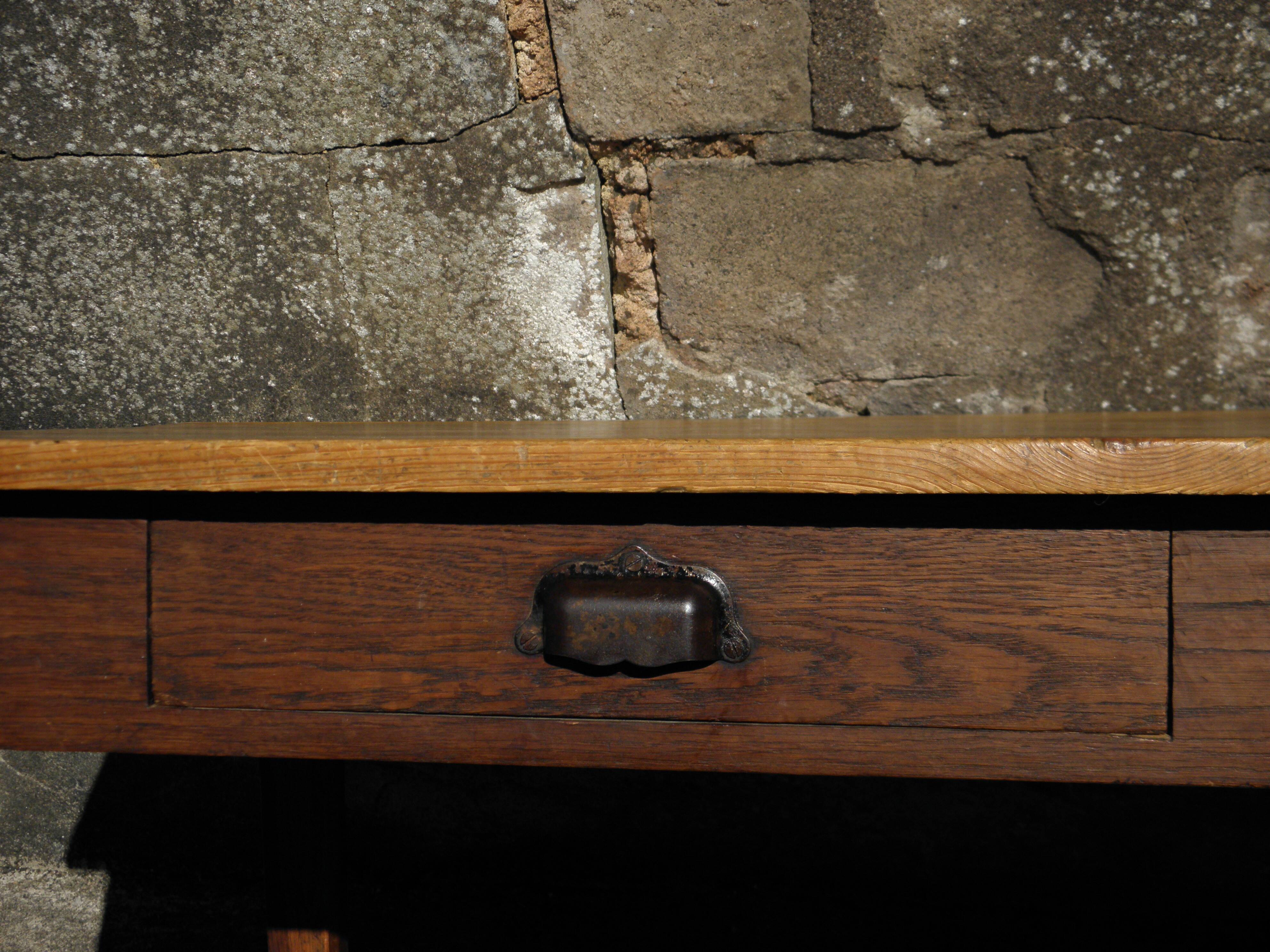 Farmhouse table with 2 drawers