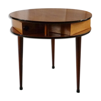 Coffee table worker
