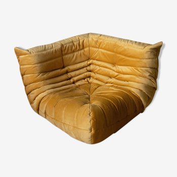 Togo corner armchair model designed by Michel Ducaroy 1973