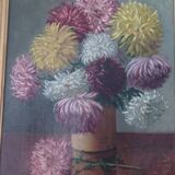 Table vase with dalhias