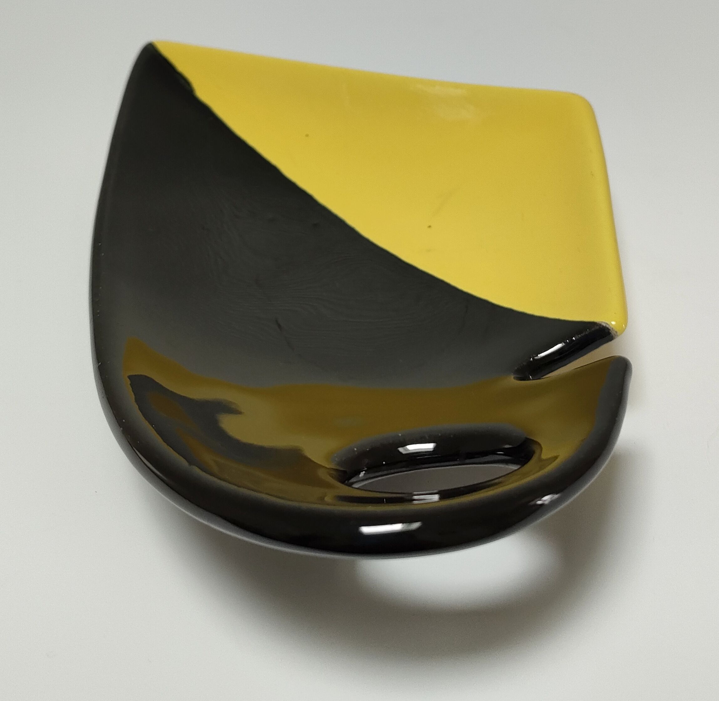 Empty pocket anthropomorphic ceramic black and yellow design 50s