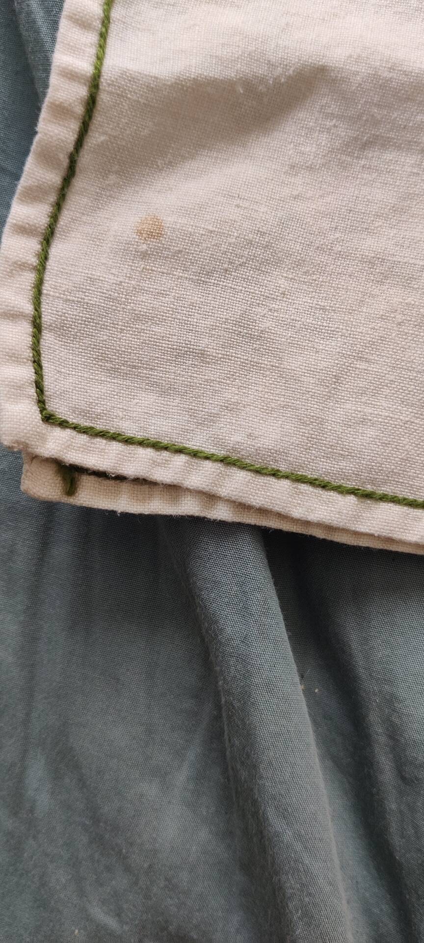 Nappe brodée main et ses six serviettes