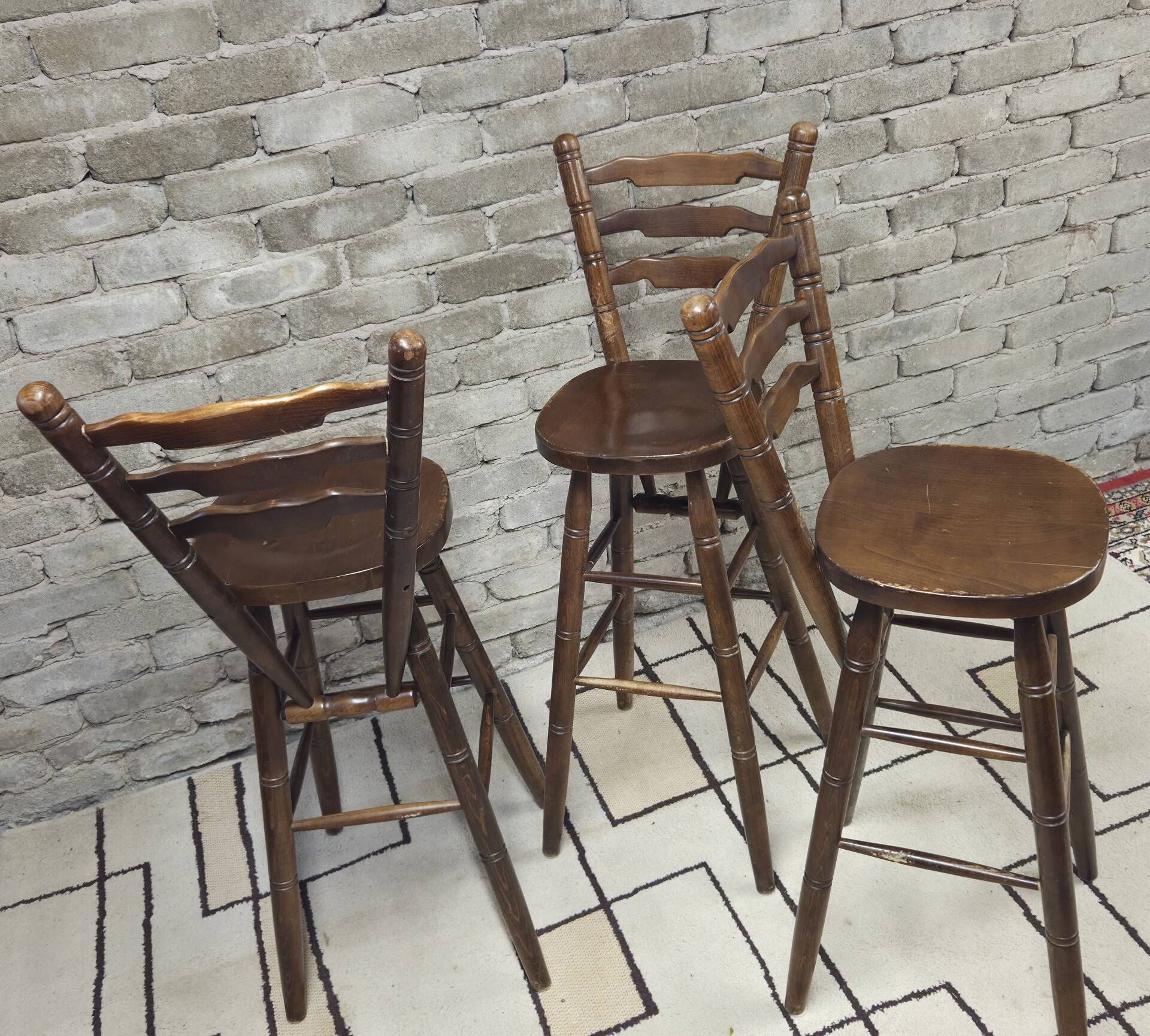 3 vintage wooden bar stools from the 60s/70s with a bistro spirit.
