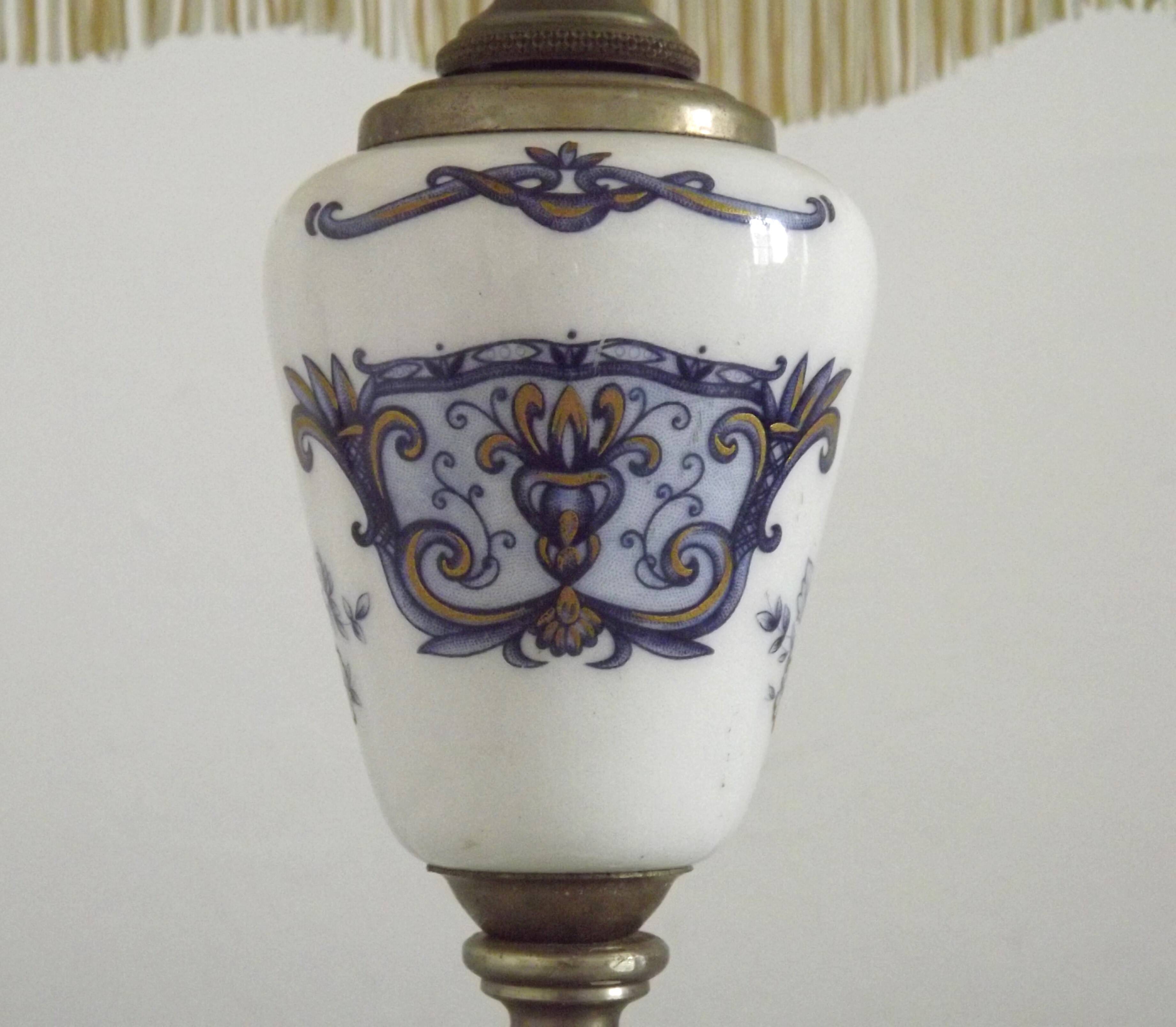 French Vintage Decorative Silver Metal and Porcelain Shaded Table Lamp