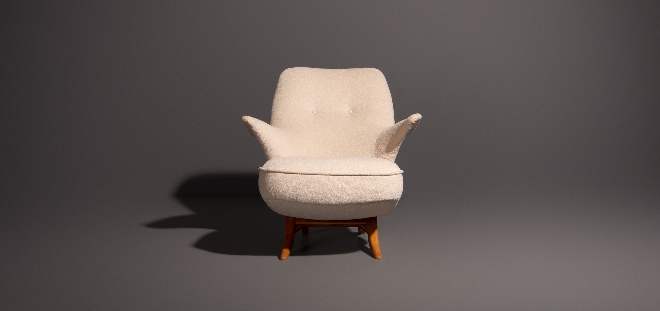 Pinguïn armchair by Theo Ruth produced by Artifort