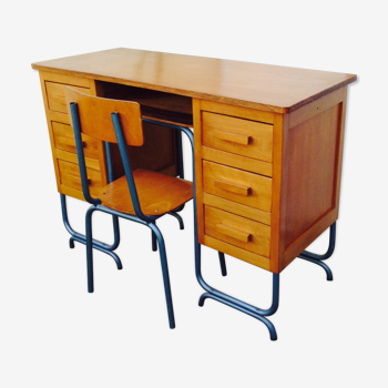 Vintage schoolboy desk and its chair
