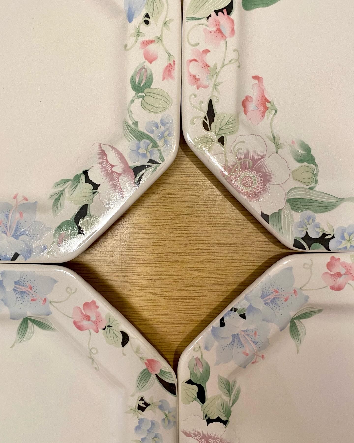 Octagonal Fiji Japan plates with sandstone flowers