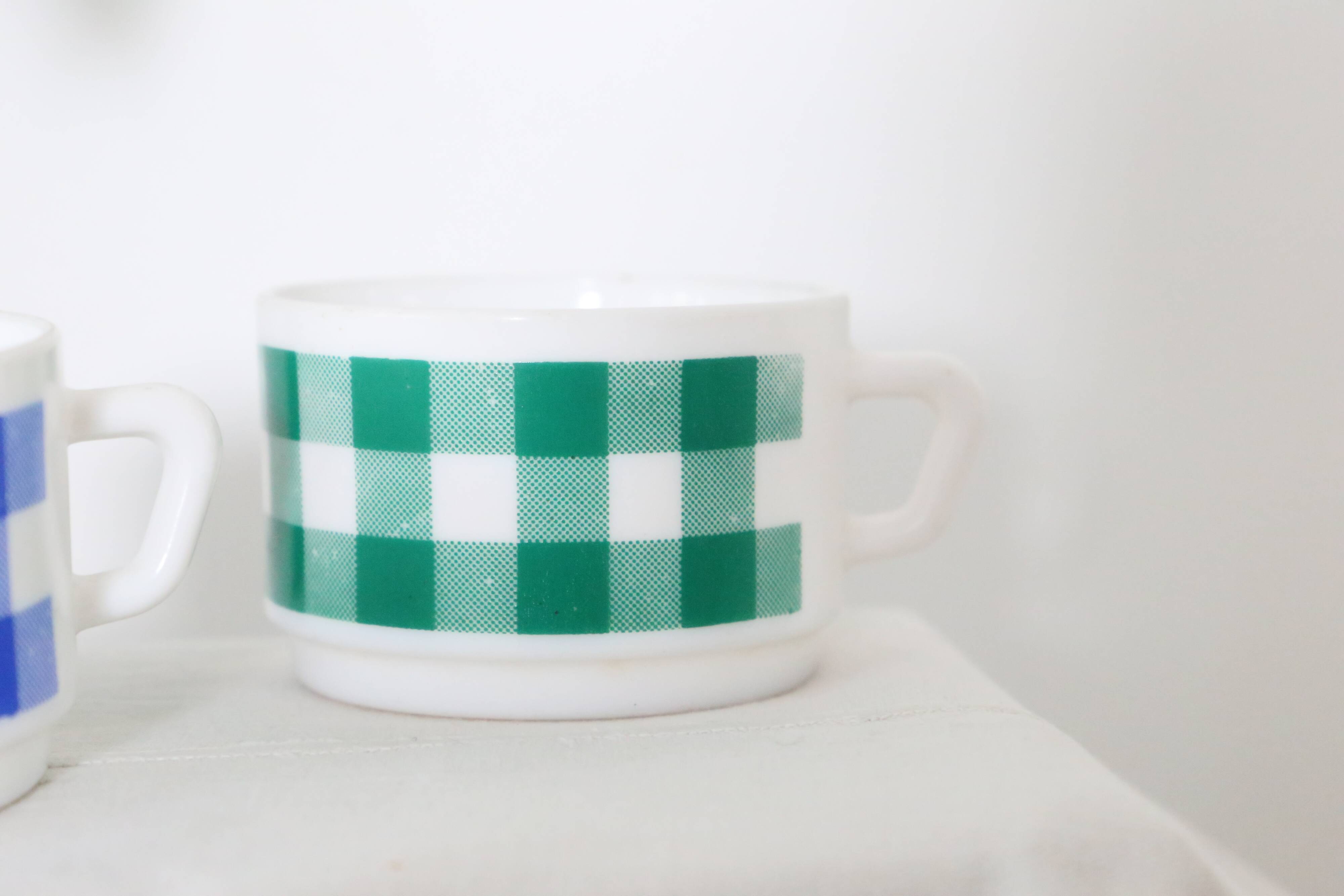 Large Arcopal x2 cups, vintage French