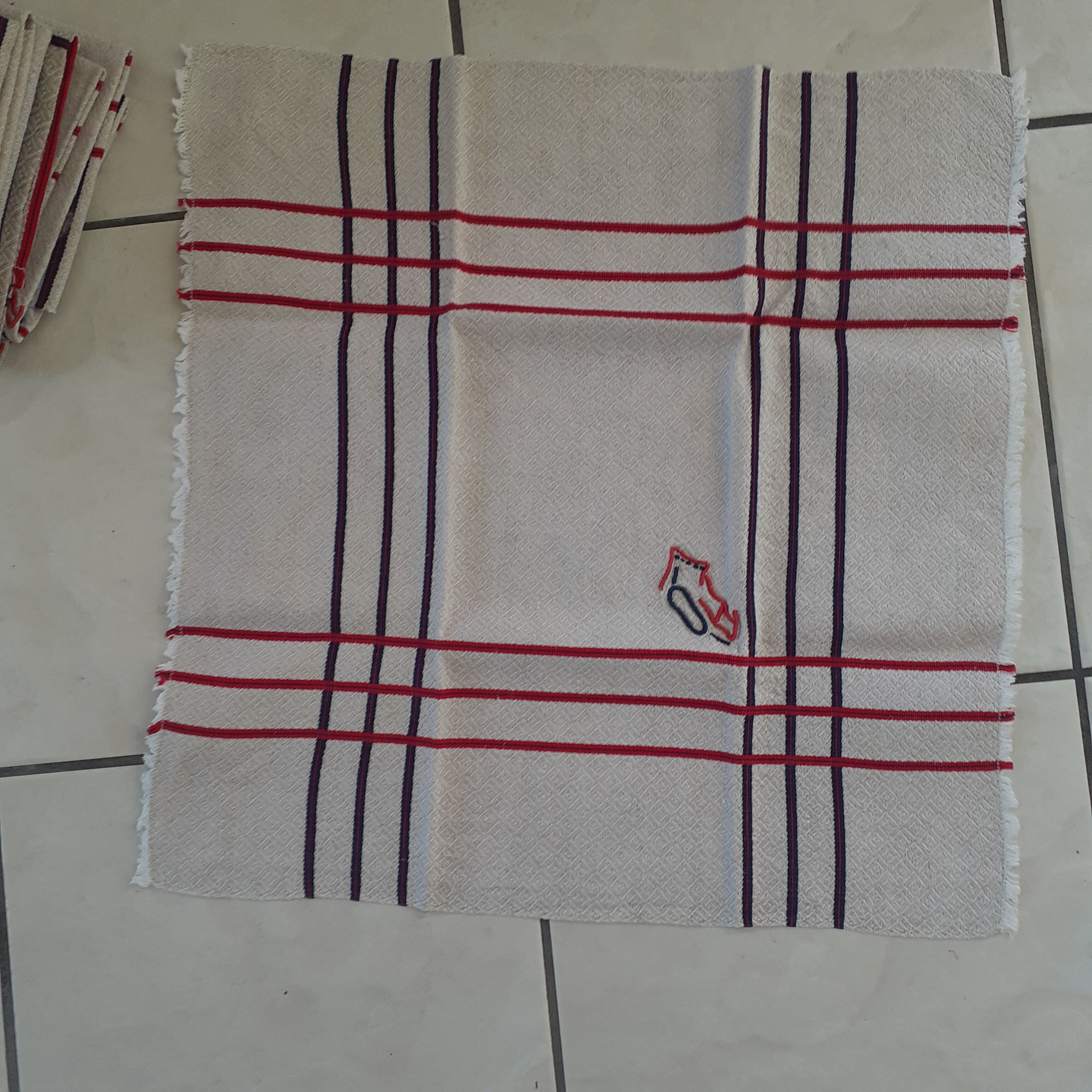 11 towels, basque style, monogram.