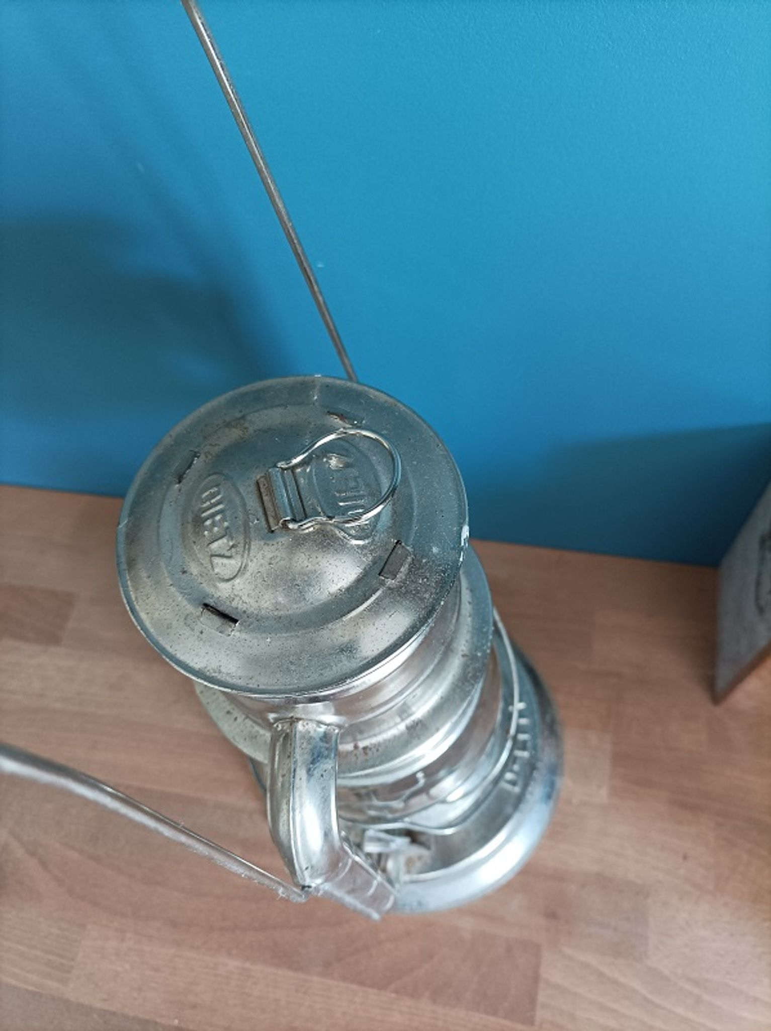 Lampe tempête métal patiné rétro galvanisée pétrole