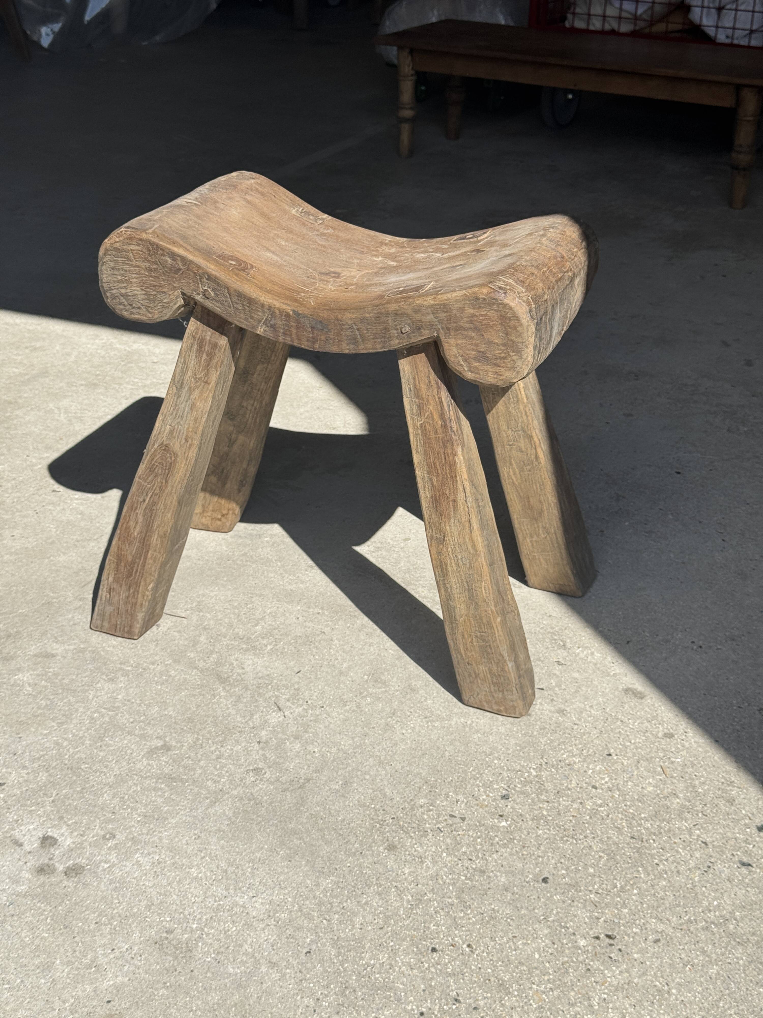 Four-legged stool in antique teak from Indonesia H 50 L 52