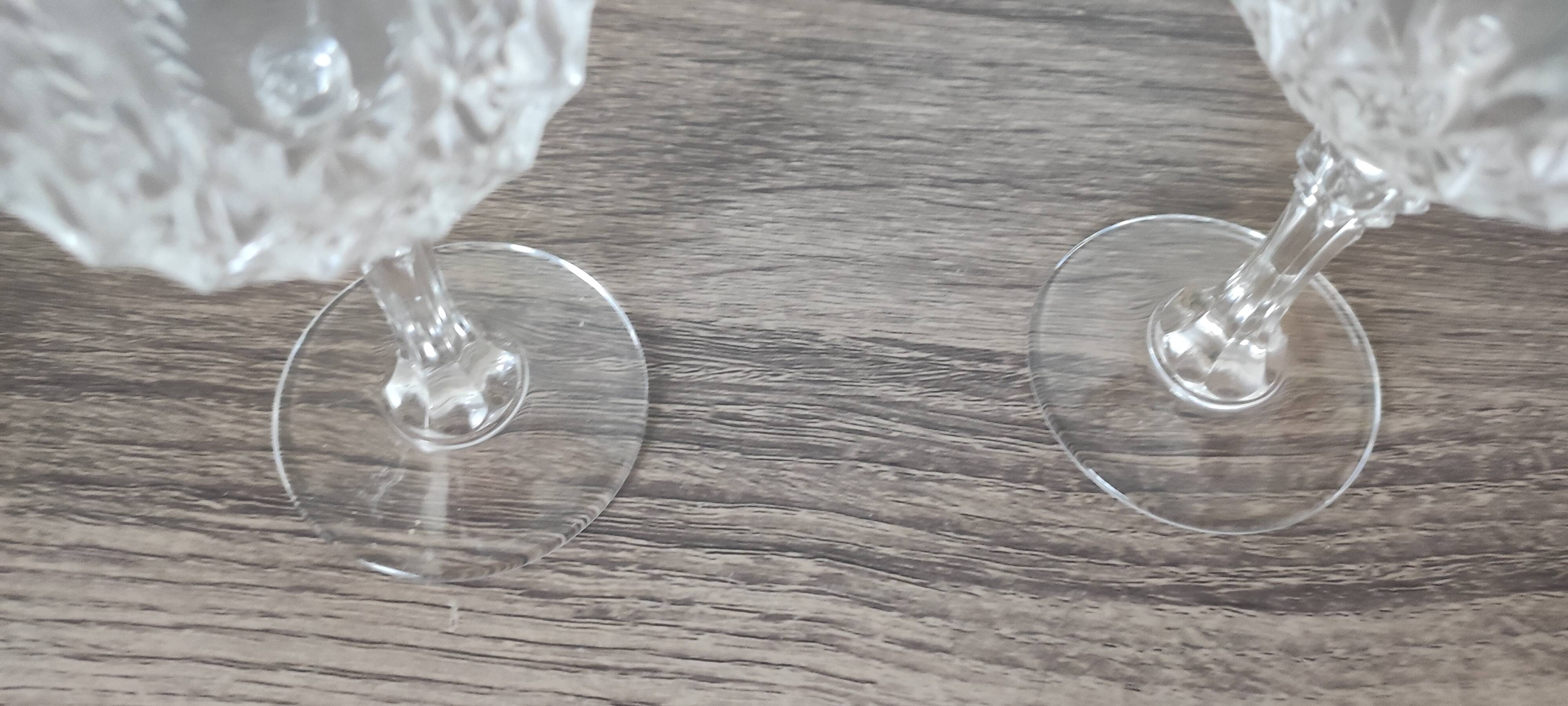 6 crystal wine glasses on a stem from Arques, Longchamps model. Capacity 12.