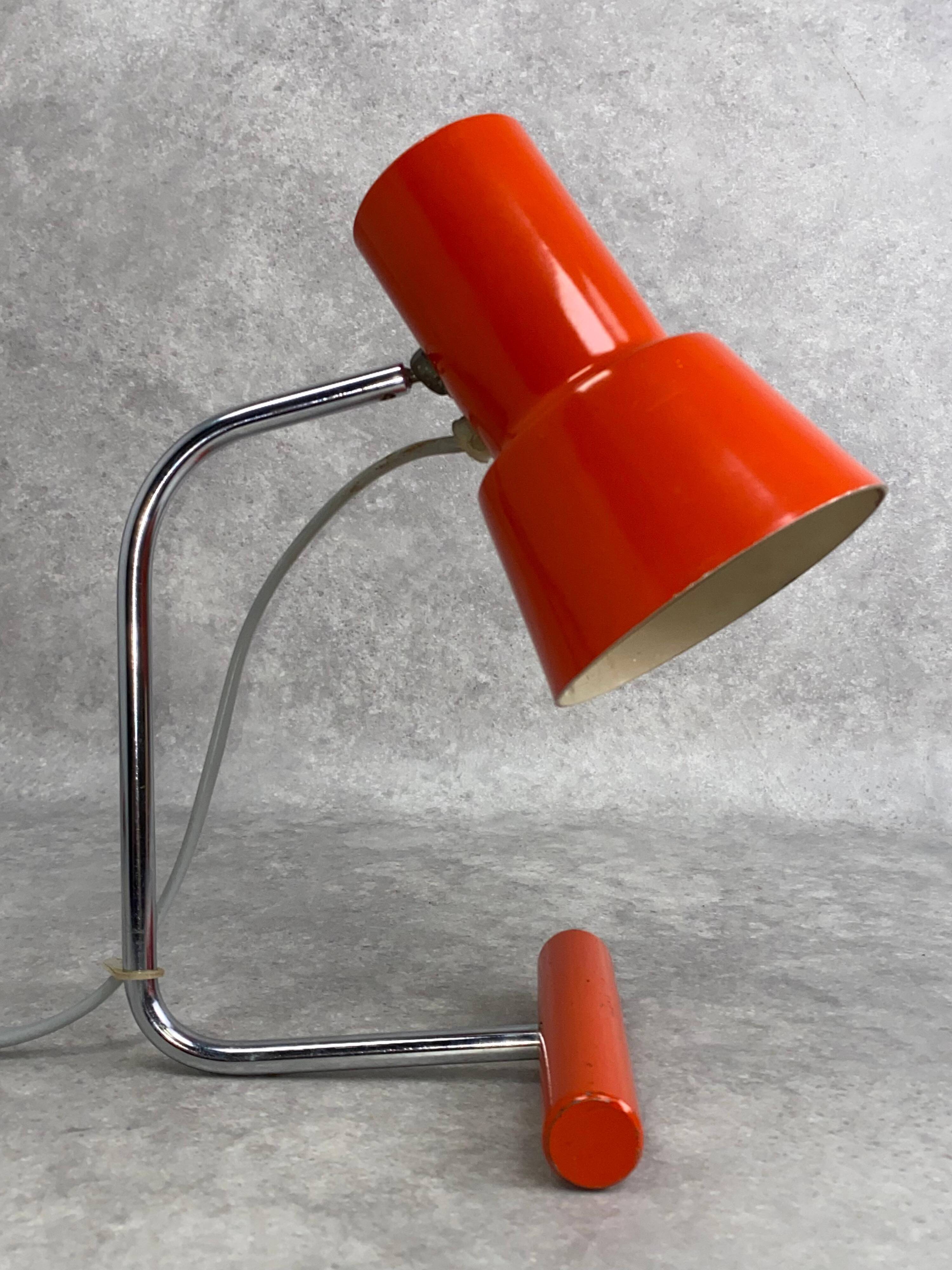 Lampe de bureau rouge modèle 85133 par Josef Hurka