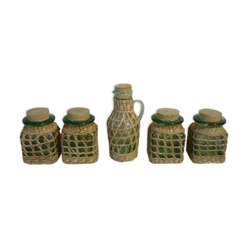 Ensemble de 4 pots et 1 carafe avec bouchons et tressage