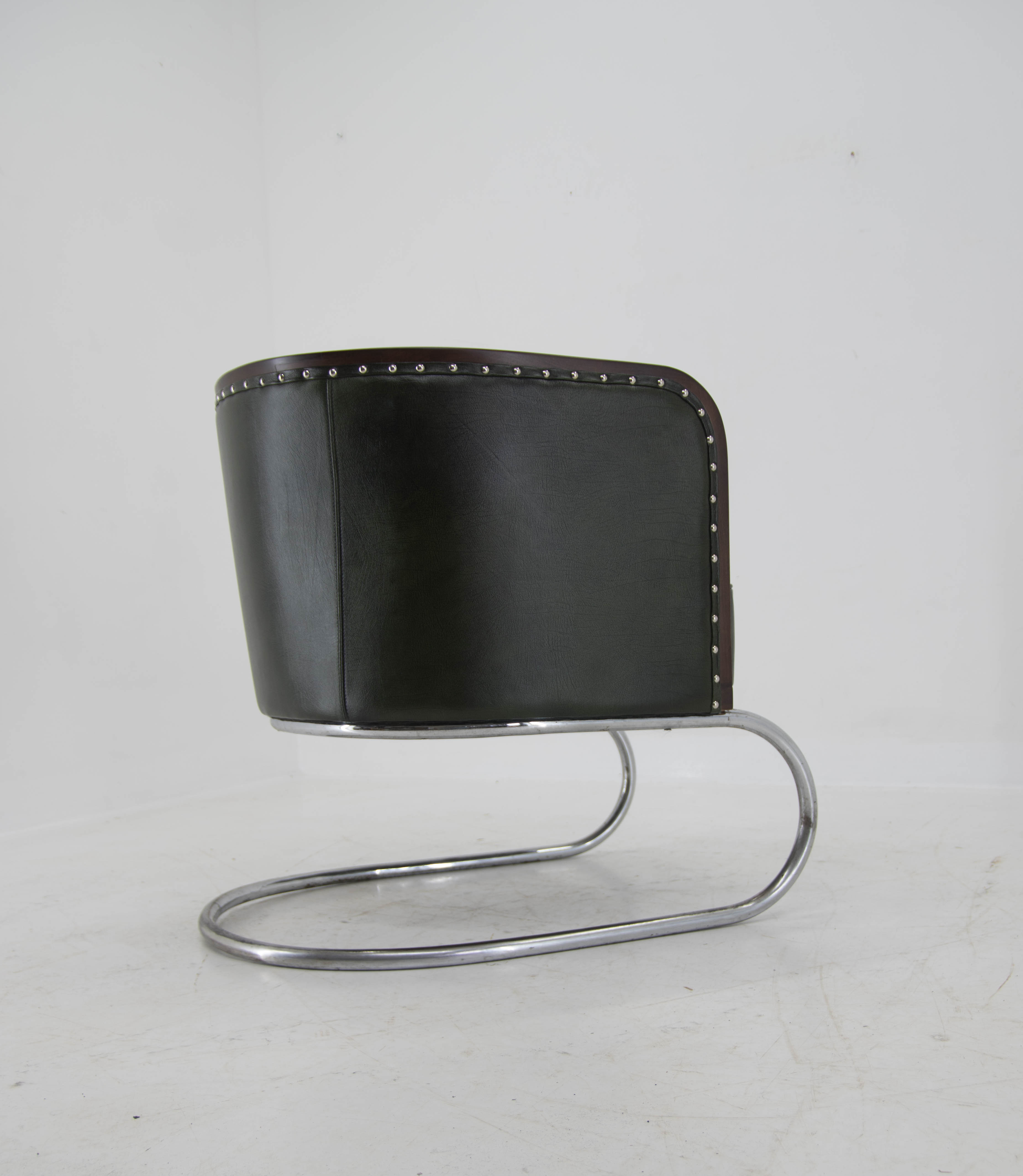 Bauhaus Tubular Armchair in Green Leather,  1930s, Restored