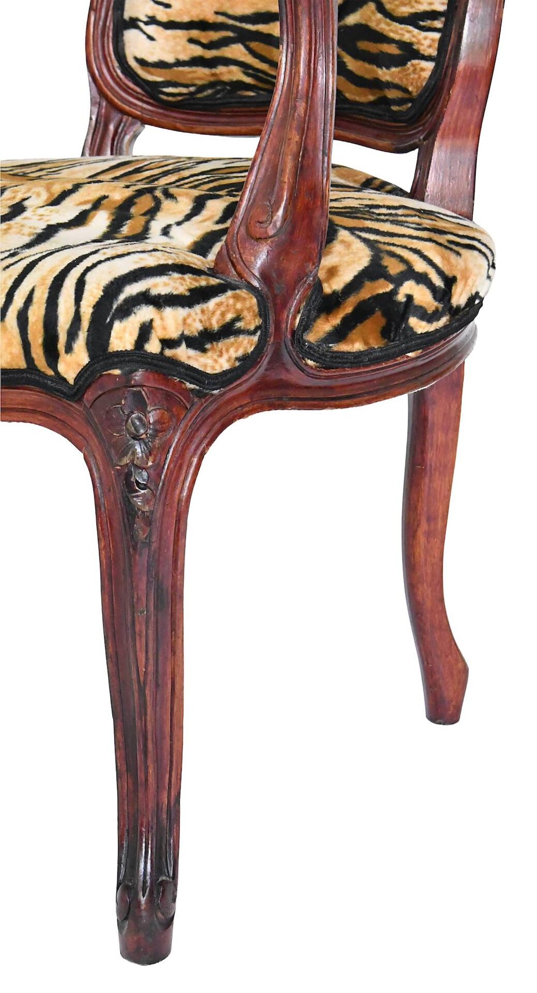 Paire de fauteuils cabriolet de style Louis XV