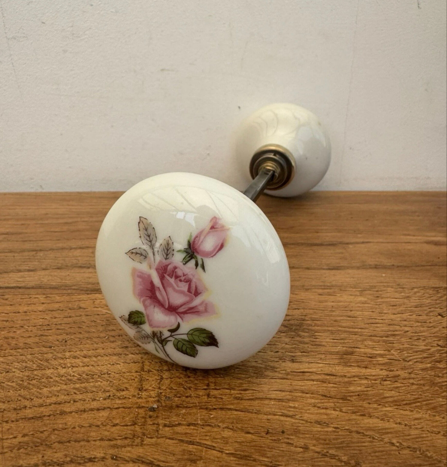 2 Large round porcelain door handles with pink flower decoration diameter