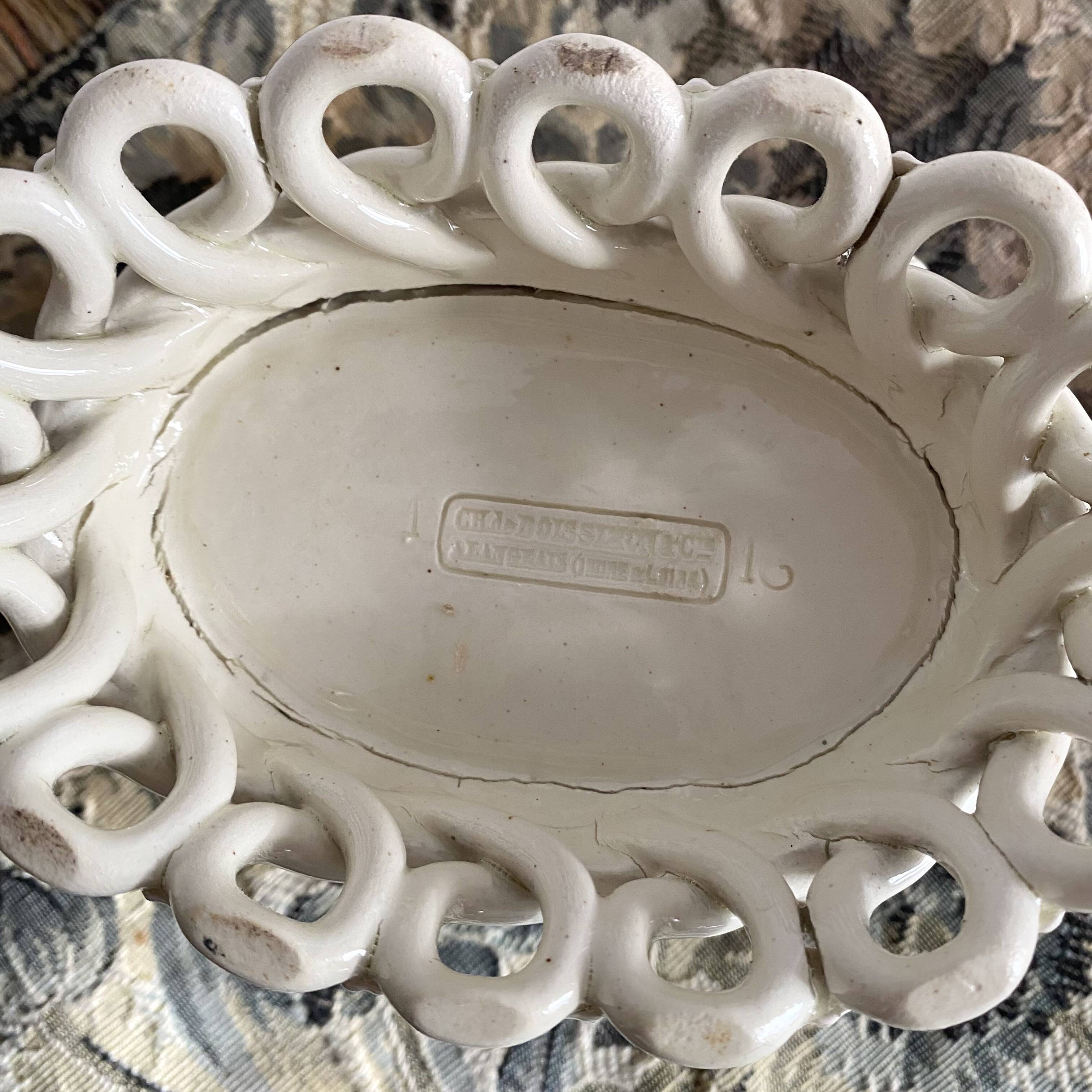 Lattice planter in Langeais earthenware with a zinc tray.