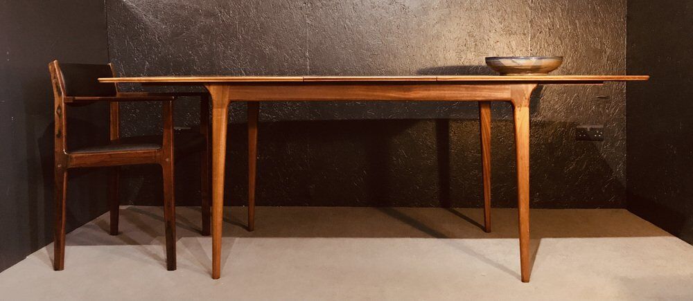 Extendable dining room table model t2 mid-century teak by Tom Robertson for McIntosh 1960s