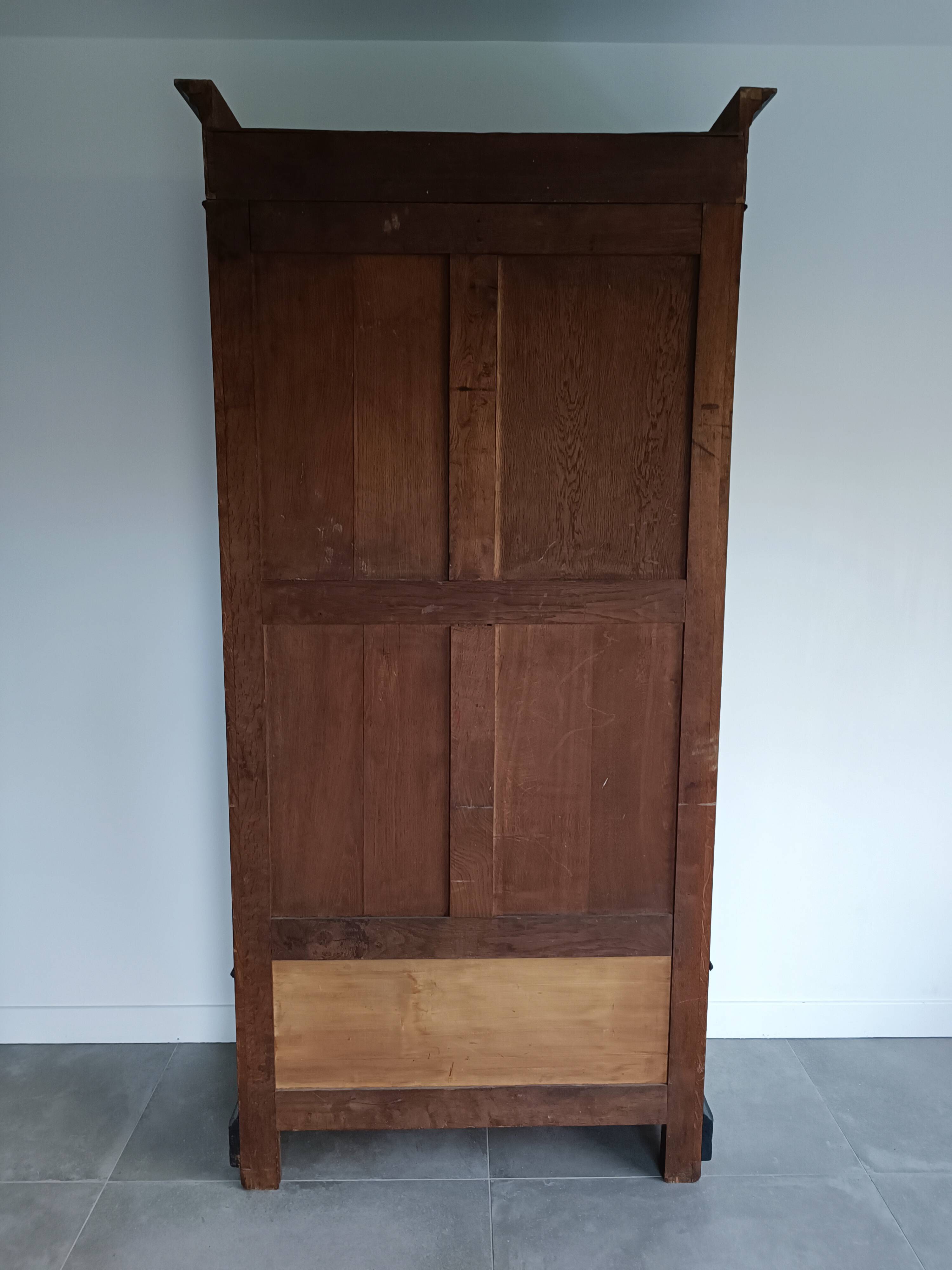 Grande bonnetière à miroir ancienne