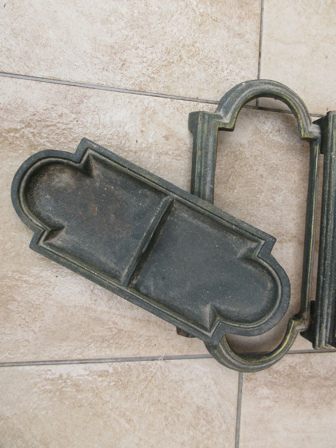 Cast iron umbrella holder