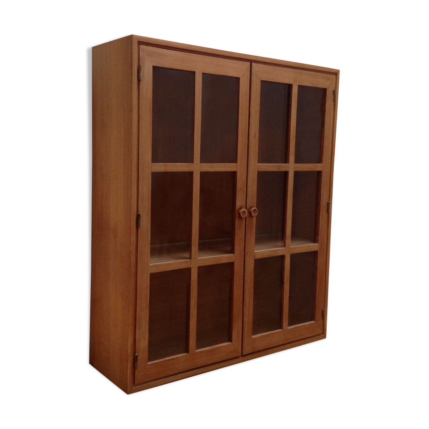 Showcase in raw wood