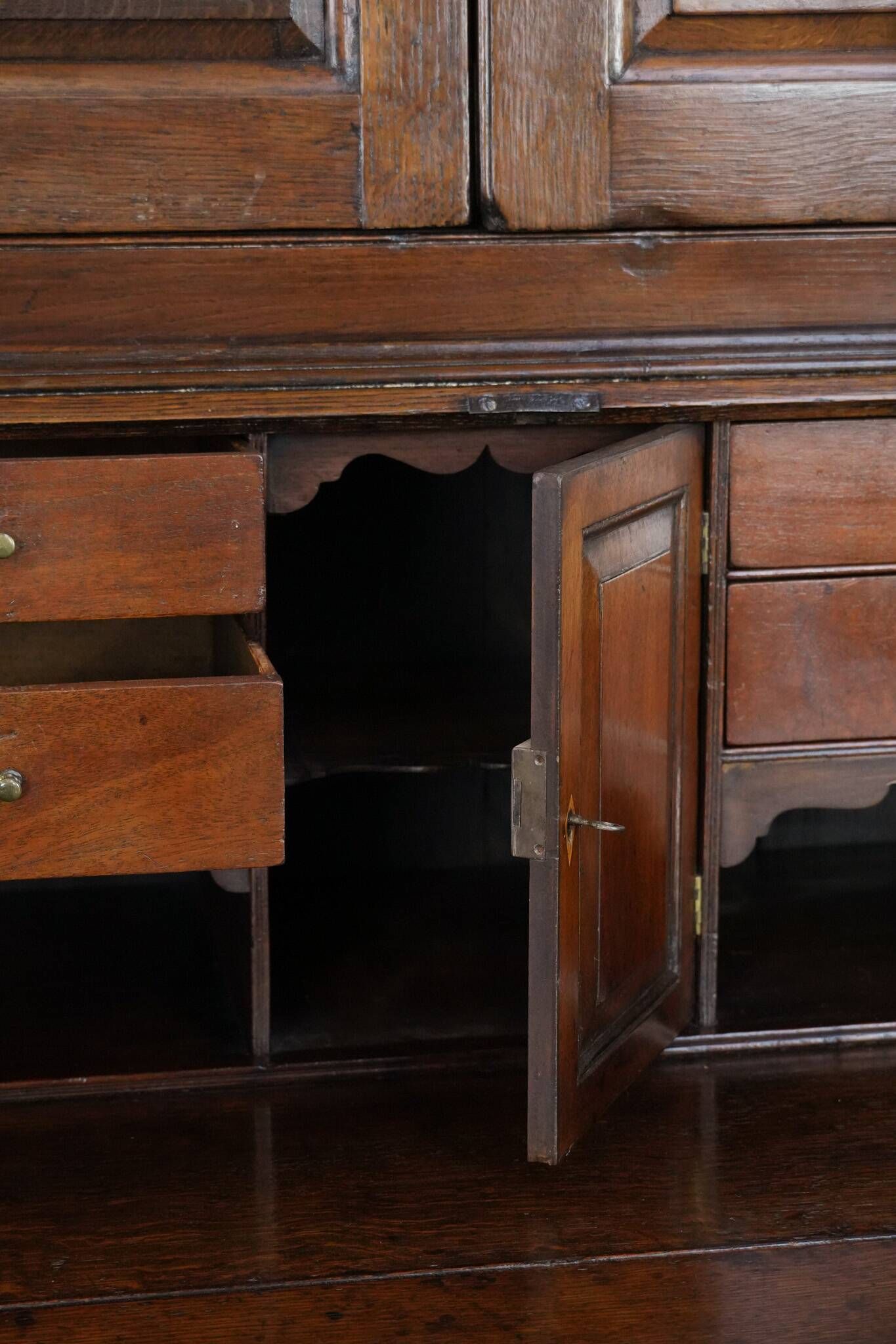 Antique English 18th-century desk/bookcase with a beautiful interior