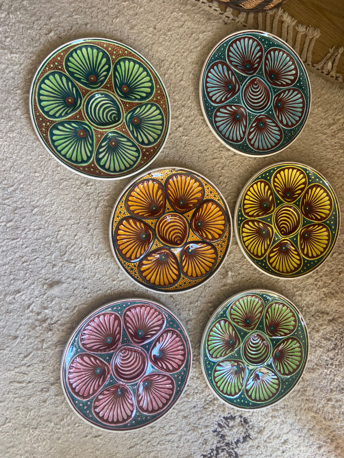 Set of 6 ceramic oyster plates